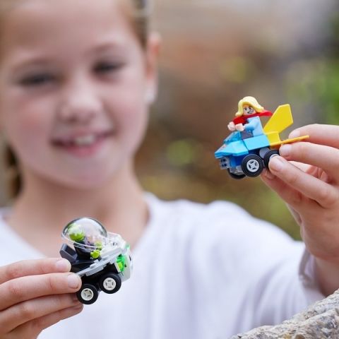 Lego Super Heroes 76094 Mighty Micros: Supergirl vs. Brainiac - obrázek 3