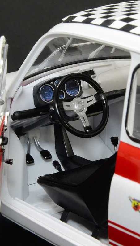 ITALERI Model Kit auto 4705 - FIAT Abarth 695SS/Assetto Corsa (1:12) - obrázek 4
