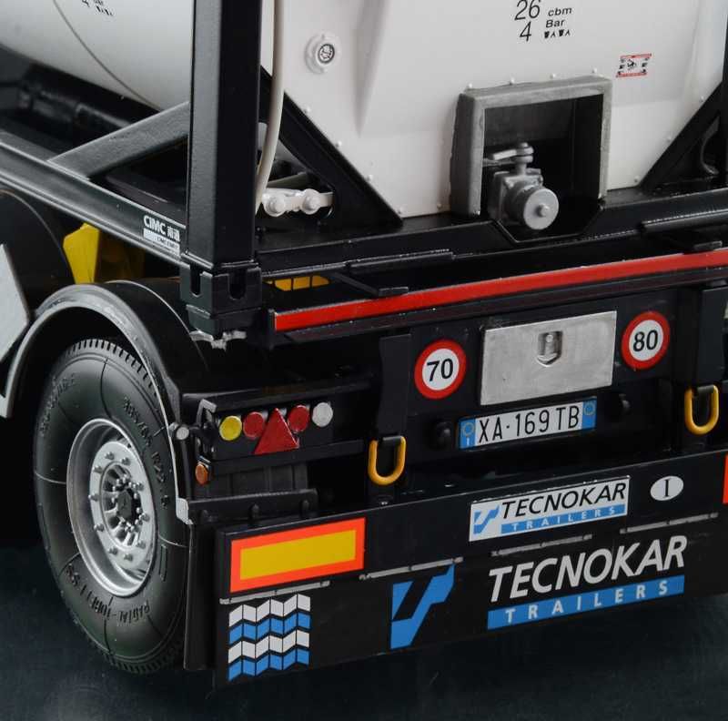 ITALERI Model Kit návěs 3929 - TECNOKAR TRAILER WITH 20' TANK (1:24) - obrázek 4