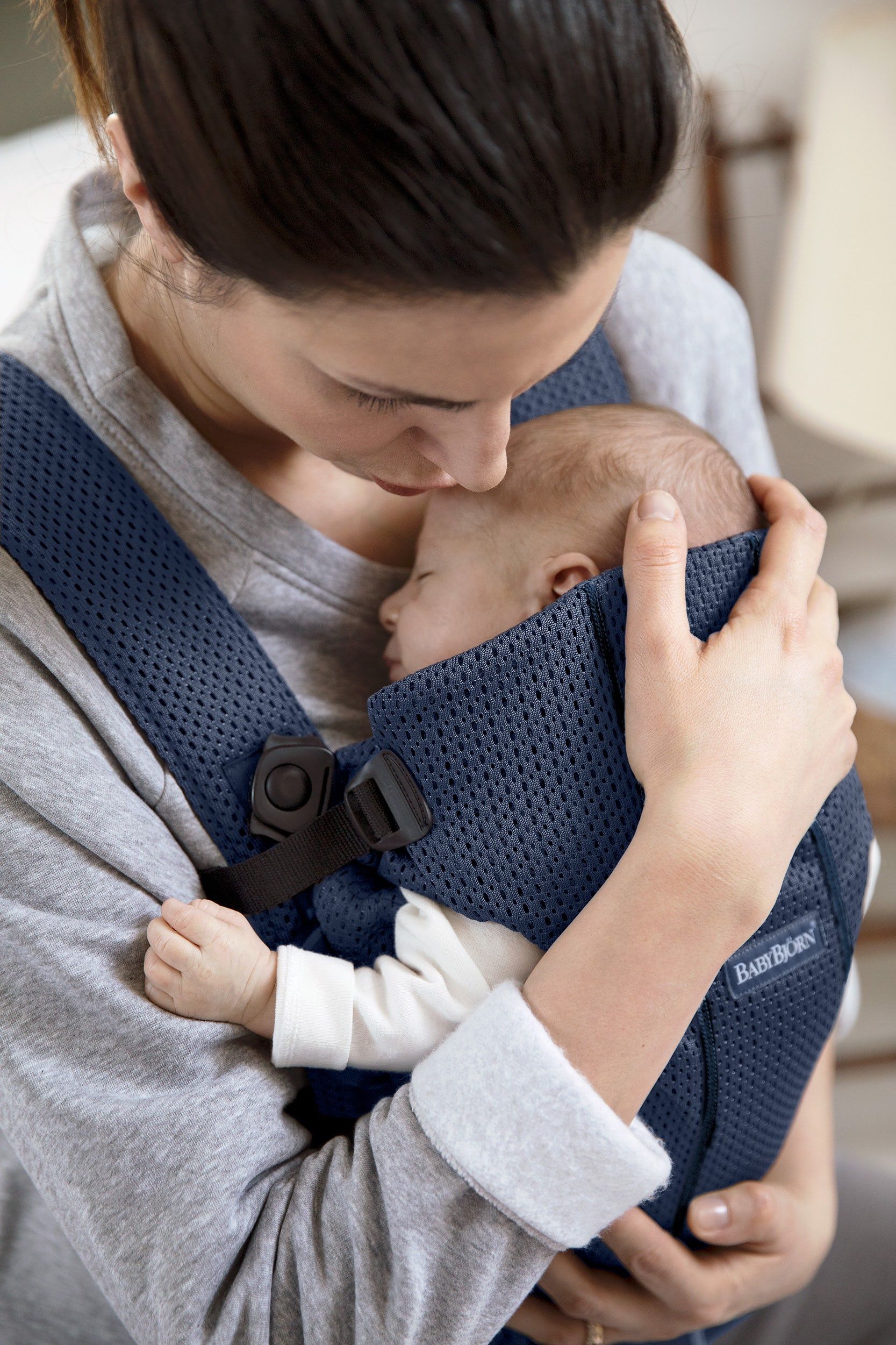 BABYBJÖRN Nosítko Mini Navy Blue, 3D Mesh - obrázek 2