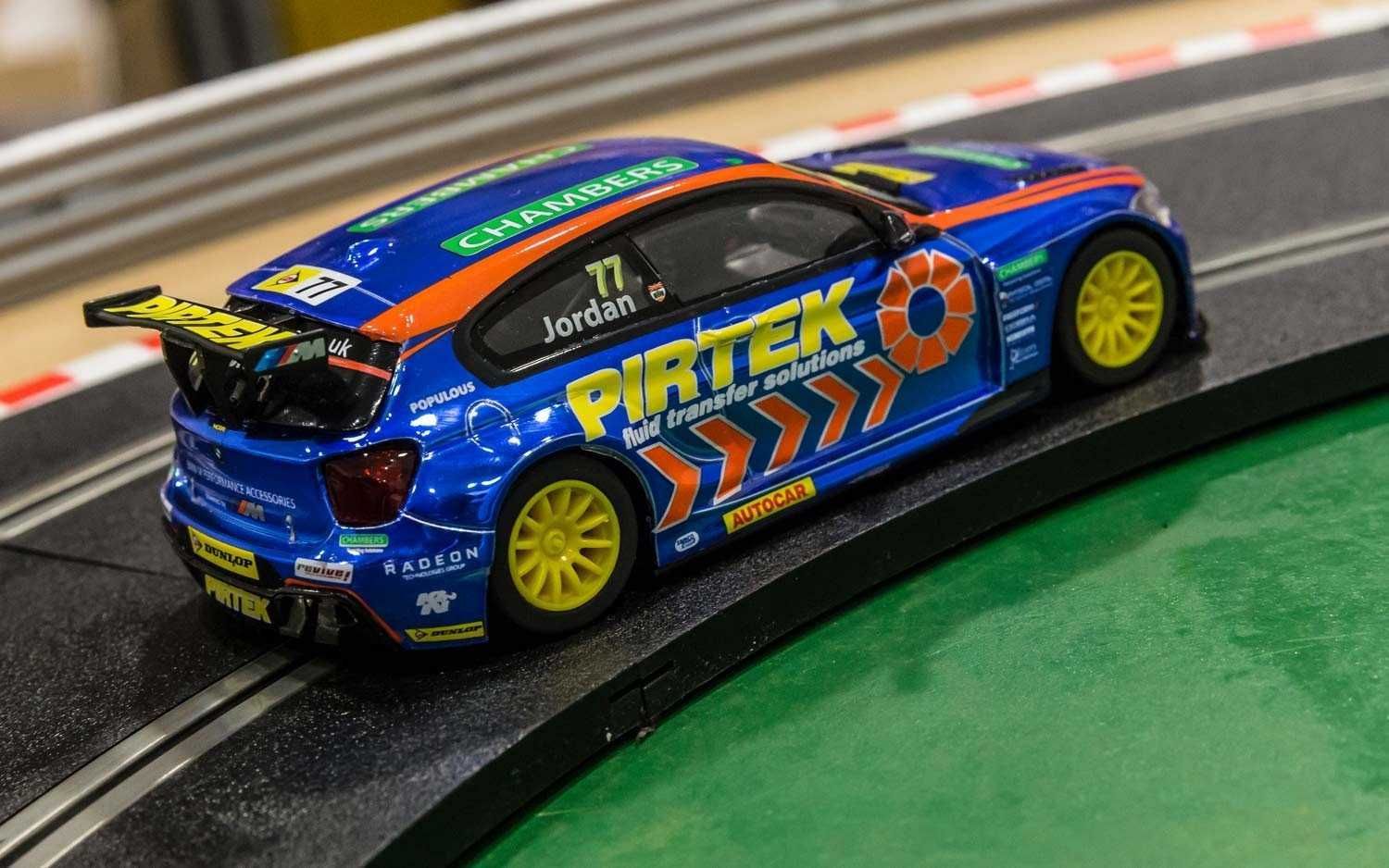 Autíčko Touring SCALEXTRIC C3914 - BMW Series 1 NGTC - BTCC 2017 Andy Jordan (1:32) - obrázek 4