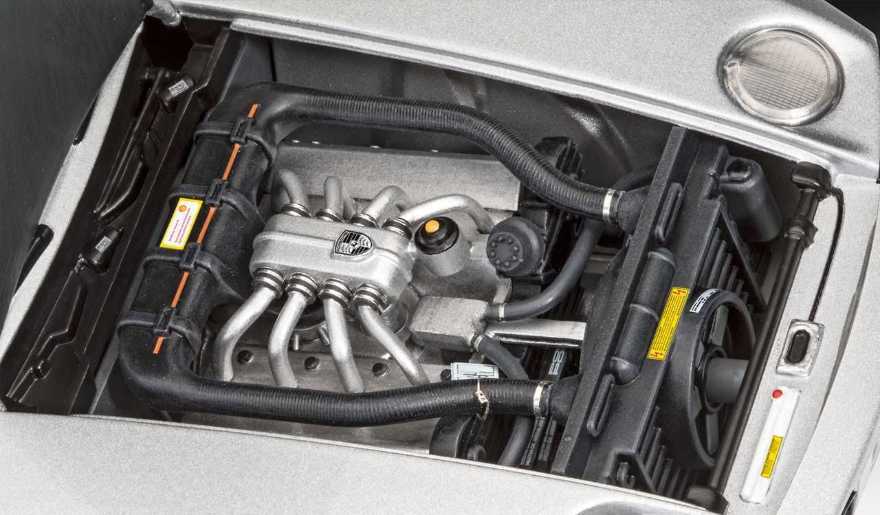 REVELL Plastic ModelKit auto 07656 - Porsche 928 (1:16) - obrázek 6