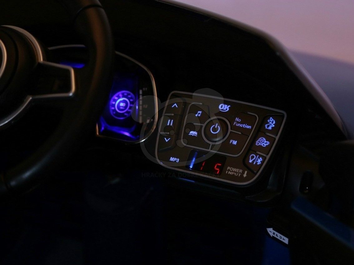 Dětské elektrické autíčko Audi R8 Spyder 2,4Ghz Lak - černé - obrázek 2