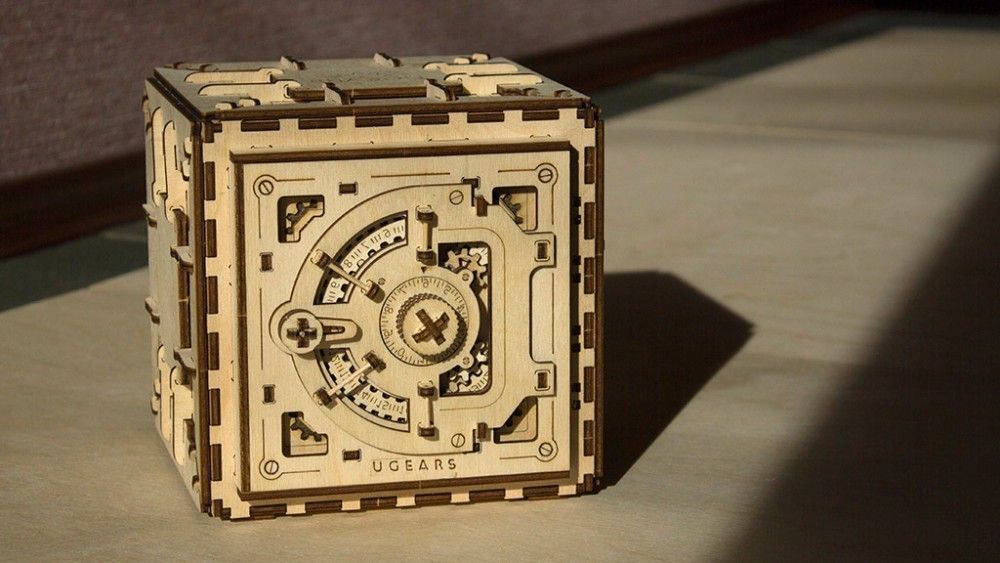 Ugears 3D dřevěné mechanické puzzle Trezor - obrázek 7