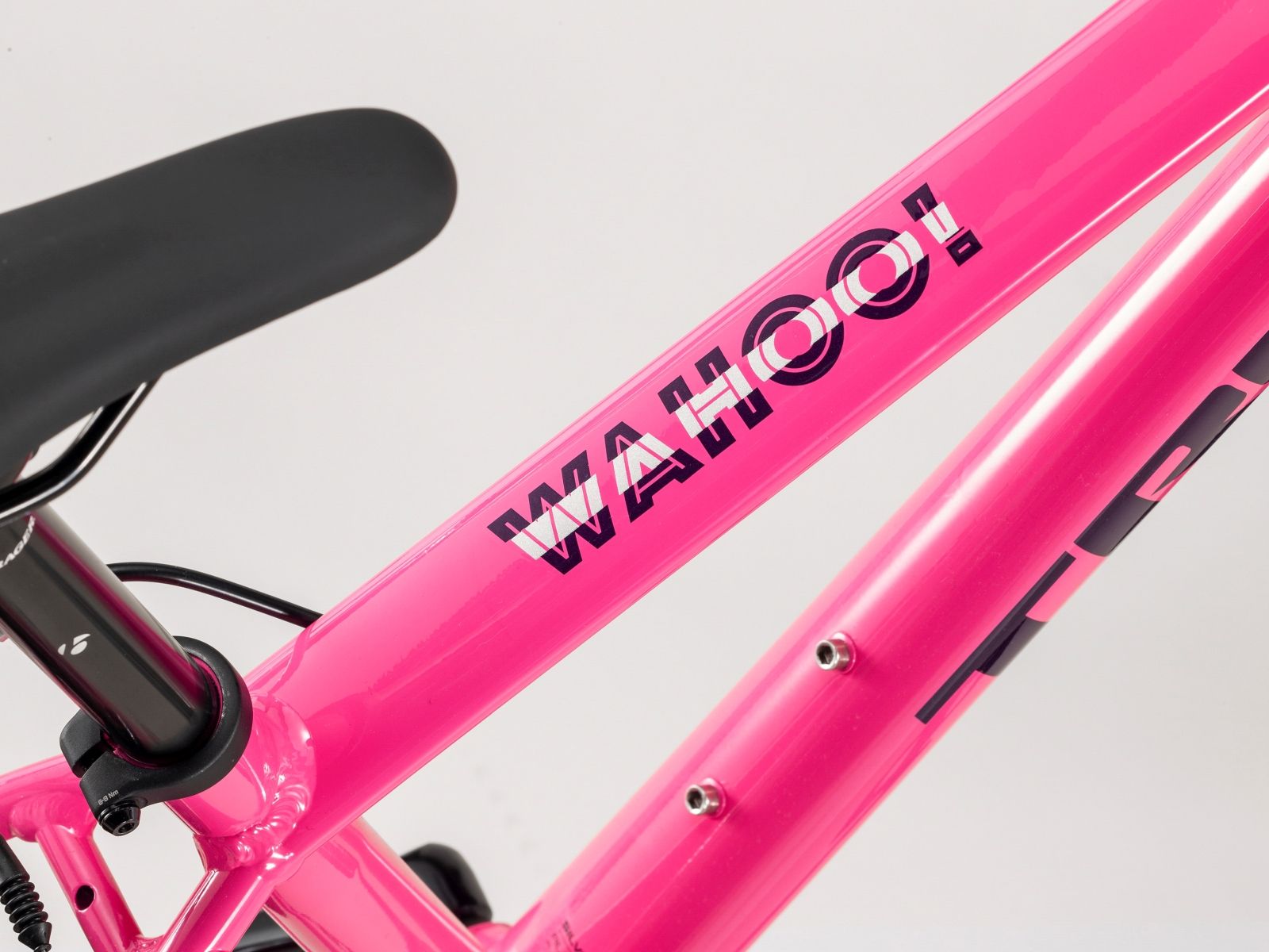 Trek Wahoo 26 - Flamingo Pink/Purple Lotus uni - obrázek 2