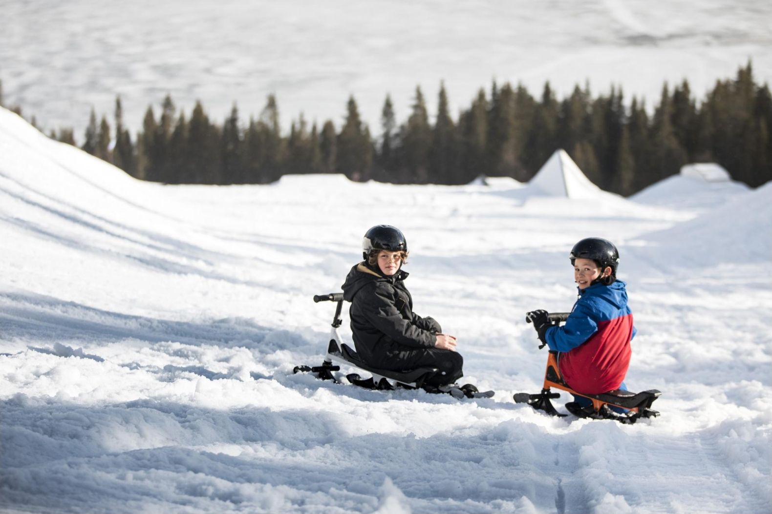 Sněžná koloběžka STIGA Snow Rider - černo-bílá - obrázek 5