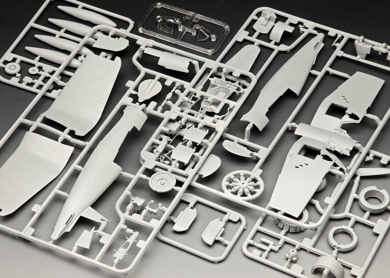 REVELL ModelSet letadlo 63917 - F4U-1B Corsair Royal Navy (1:72) - obrázek 8