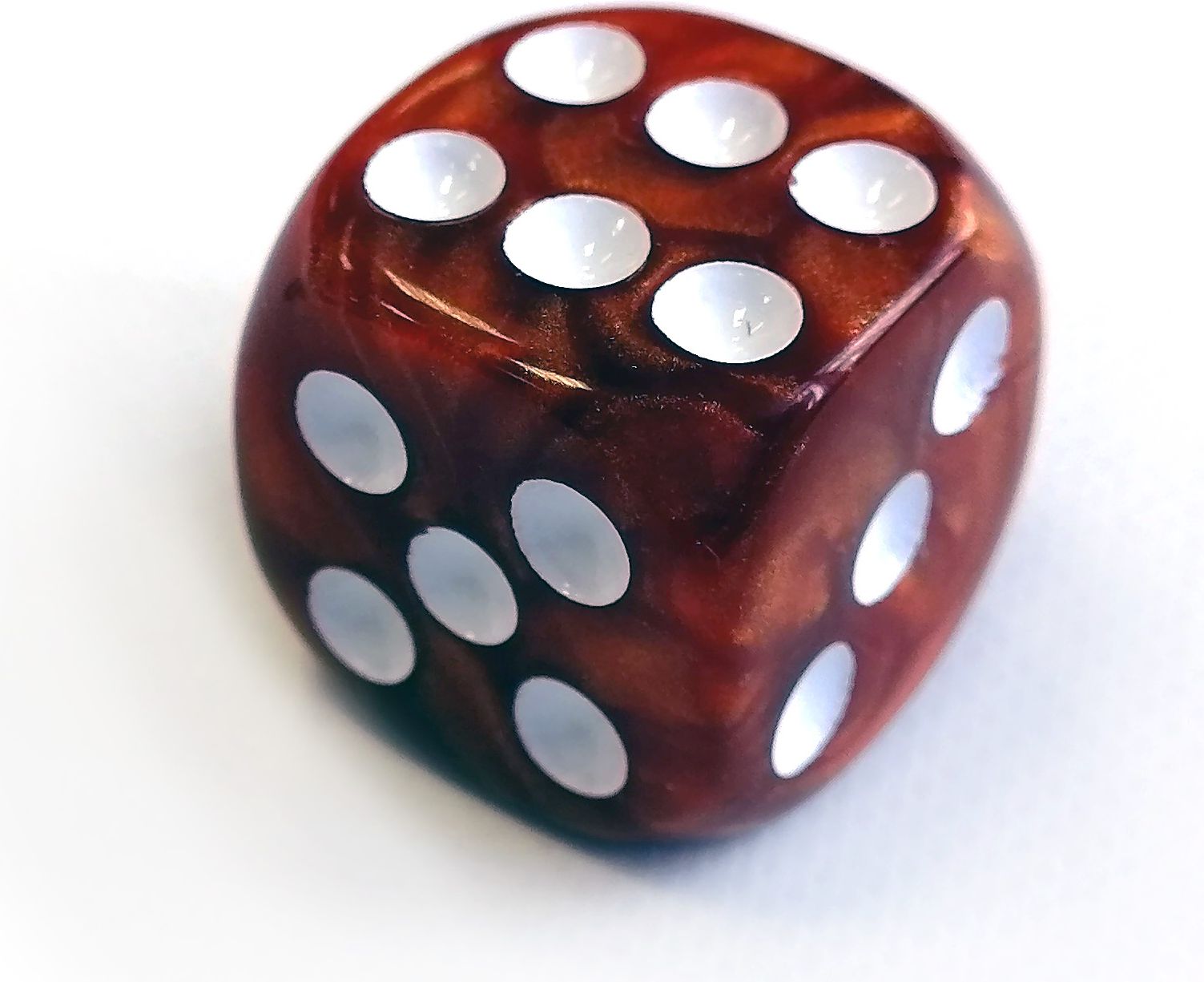 TLAMA games Hrací kostka šestistěnná perleťová Barva: bordó - obrázek 8