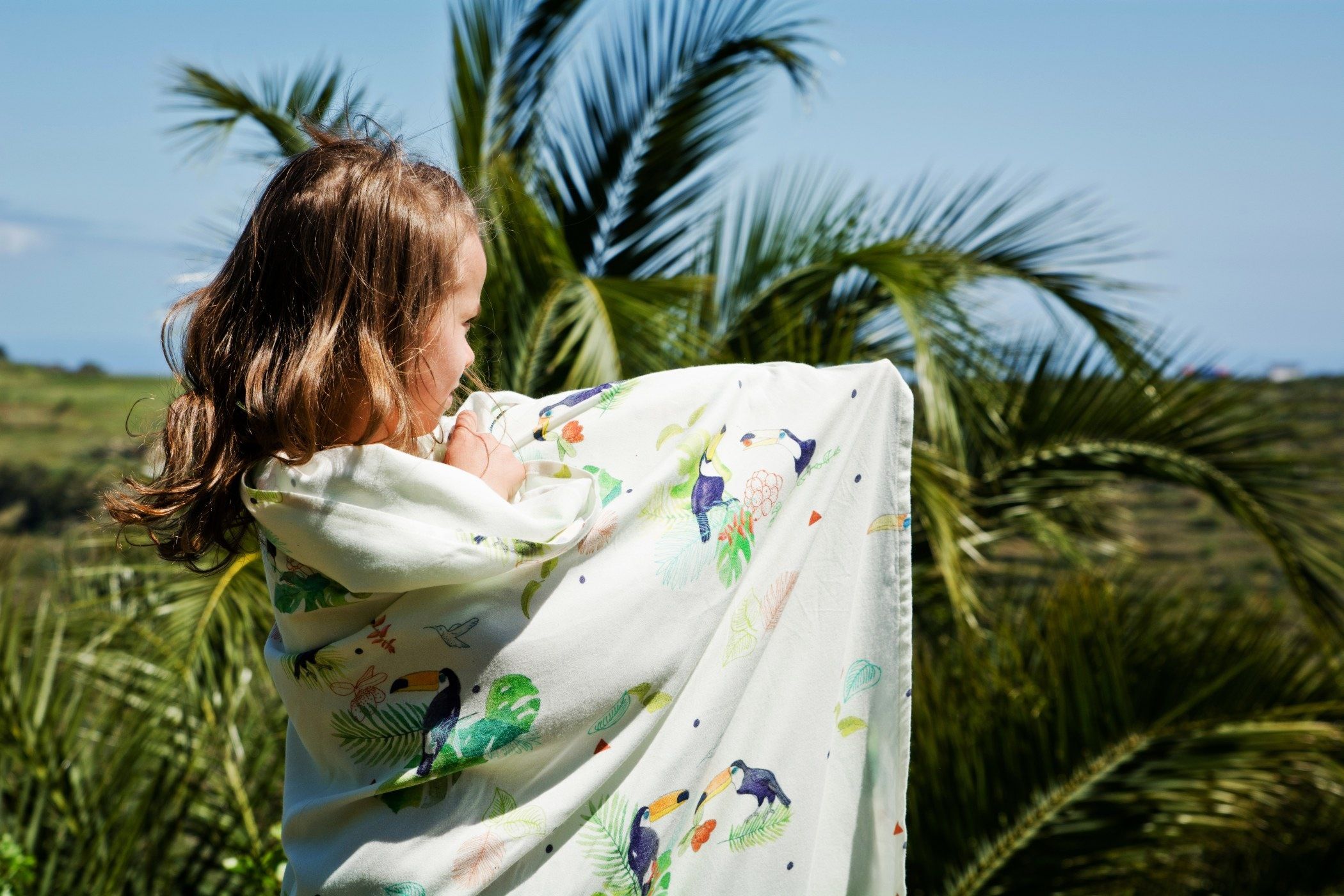 POOFI Bambusové swaddle TROPICAL bílá OCEAN s potiskem Tukani; 120 x 120 cm; 1ks - obrázek 2