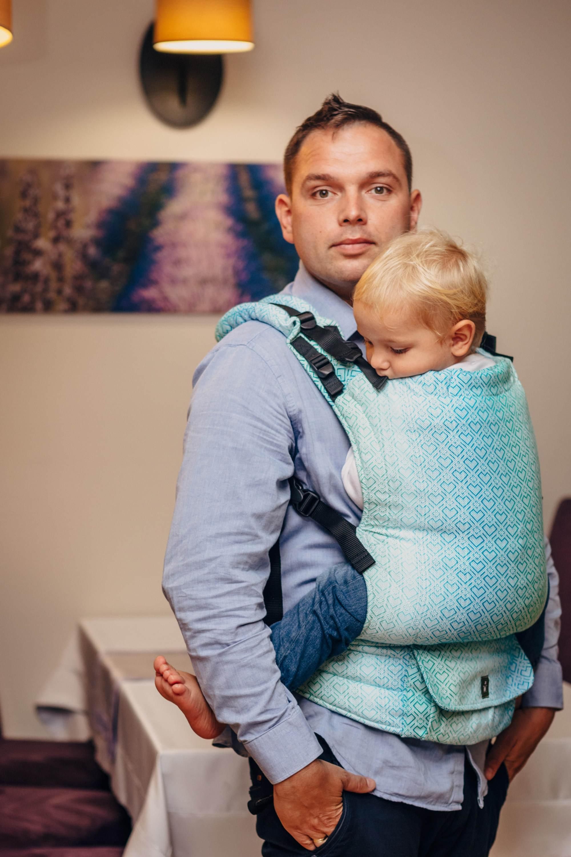 LennyLamb LennyUp ergonomické rostoucí nosítko BIG LOVE ICE MINT - obrázek 1