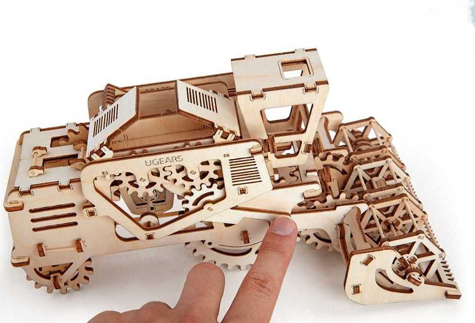 Ugears 3D dřevěné mechanické puzzle Kombajn - obrázek 4