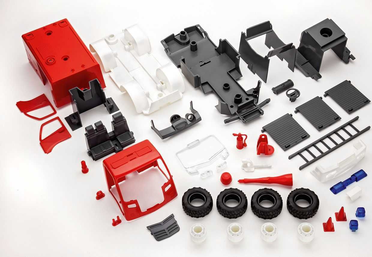 REVELL Junior Kit auto 00819 - Firetruck with figure (1:20) - obrázek 11