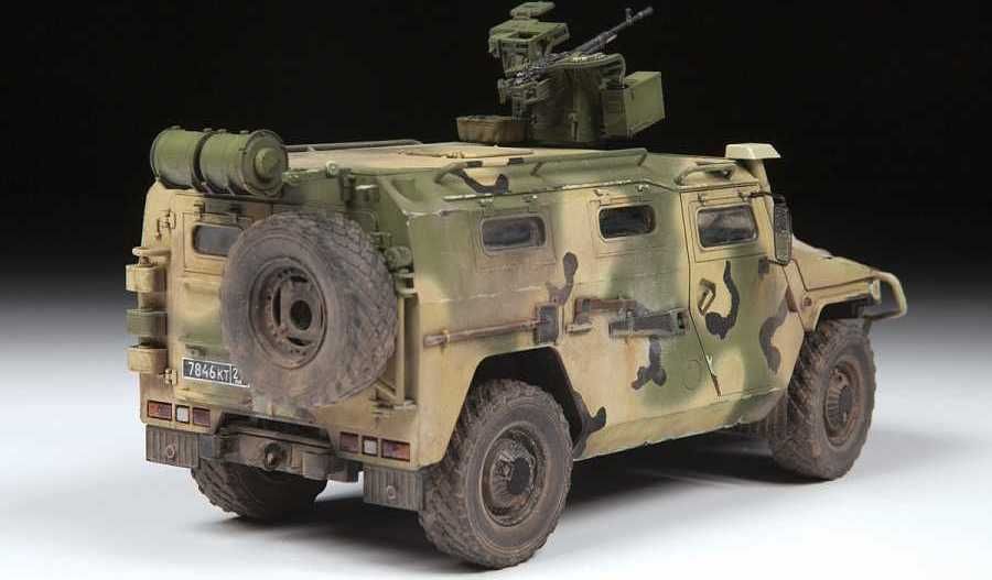 ZVEZDA Model Kit military 3683 - GAZ Tiger w/Arbalet (1:35) - obrázek 8