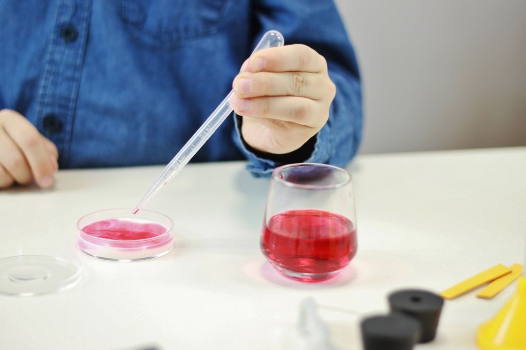 BUKI Chemická laboratoř 200 pokusů - obrázek 5