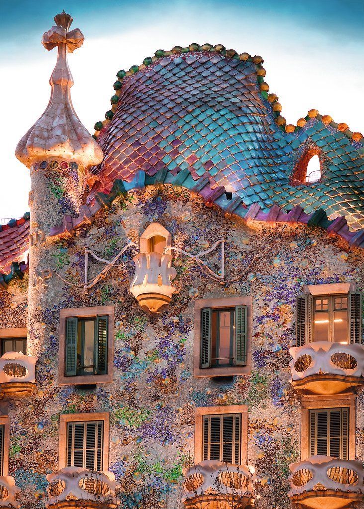RAVENSBURGER Puzzle Casa Batlló, Barcelona 1000 dílků - obrázek 1