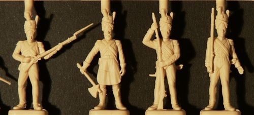 ITALERI Model Kit figurky 6072 - NAPOLEONIC WARS: FRENCH GRENADIERS (1:72) - obrázek 3