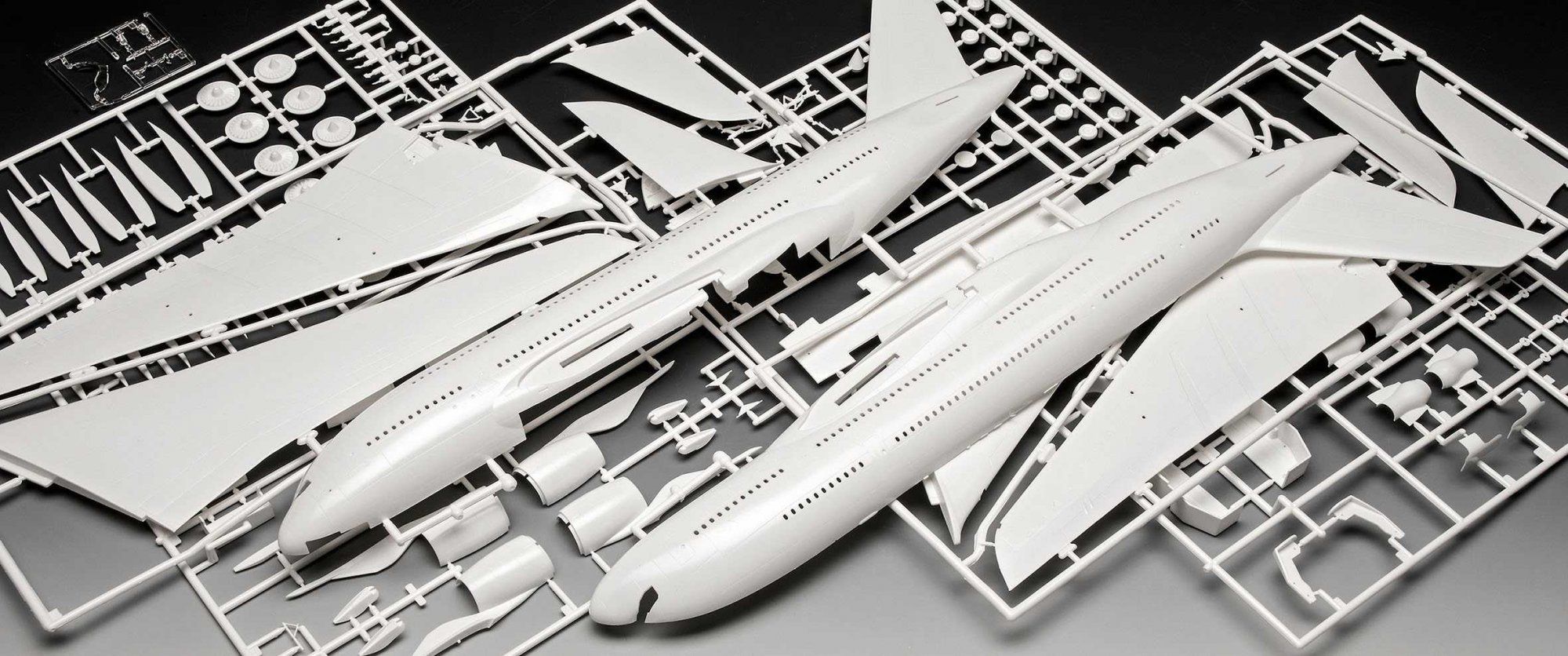 REVELL Plastic ModelKit letadlo 03872 - Airbus A380-800 Lufthansa New Livery (1:144) - obrázek 13