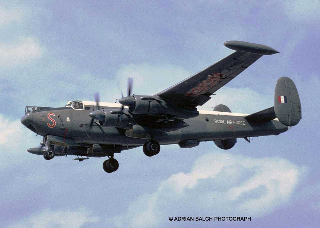 REVELL Plastic ModelKit letadlo 03873 - Avro Shackleton Mk.3 (1:72) - obrázek 10