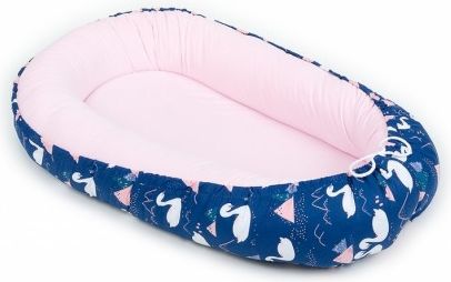Oboustranné hnízdečko Velvet - kokon pro miminko - sv. růžové/labutě granátové - obrázek 1