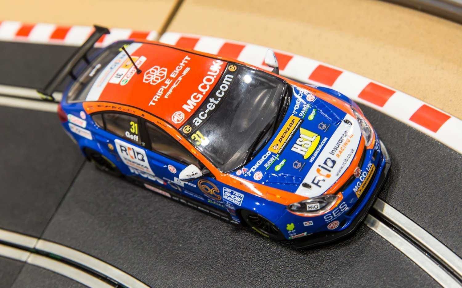 Autíčko Circuit SCALEXTRIC C3736 - BTCC MG6 (1:32) - obrázek 4