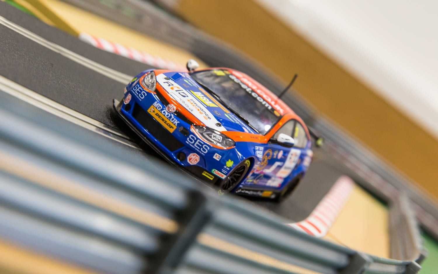 Autíčko Circuit SCALEXTRIC C3736 - BTCC MG6 (1:32) - obrázek 5