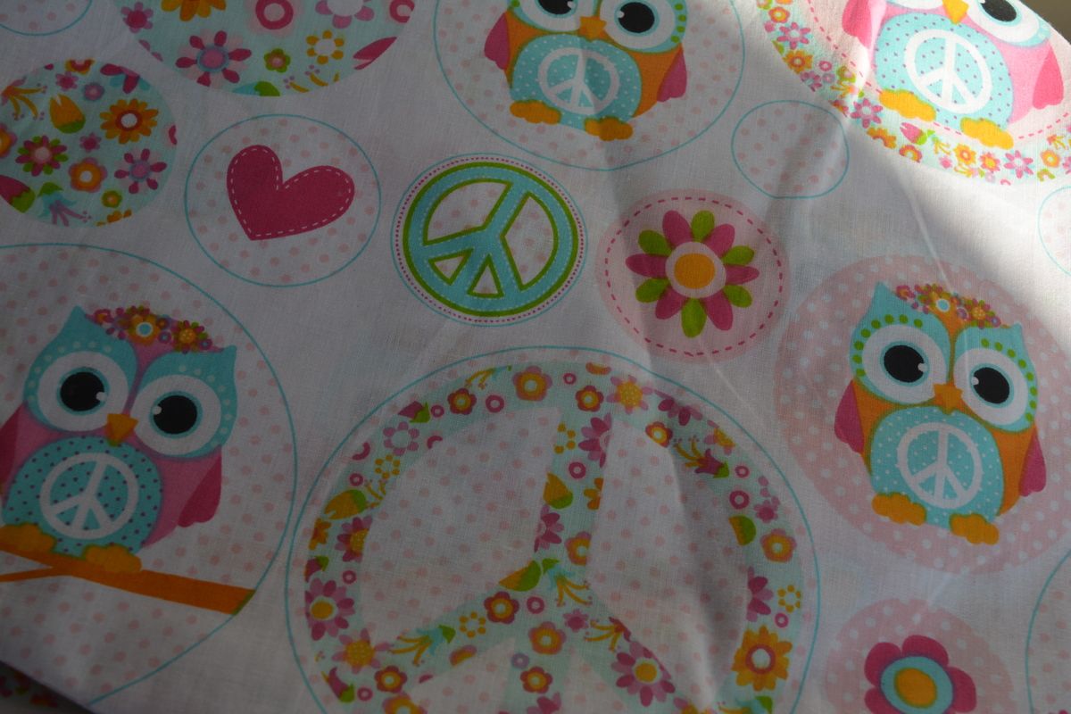 KHC Kojící těhotenský relaxační polštář Miki Obrovský Hippie sovy na růžové - obrázek 12