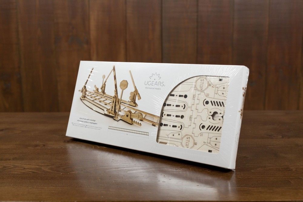 Ugears 3D dřevěné mechanické puzzle Železniční přejezd s kolejemi - obrázek 4