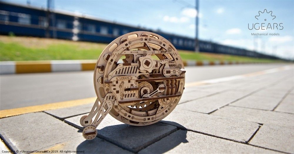 Ugears 3D dřevěné mechanické puzzle Monowheel - obrázek 1