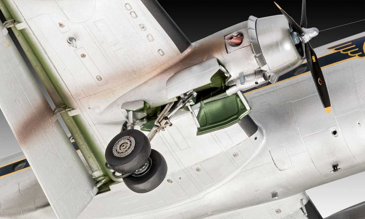REVELL Plastic ModelKit letadlo Limited Edition 03910 - C-54D Skymaster 70th Anniversary Berlin Airlift (1:72) - obrázek 4