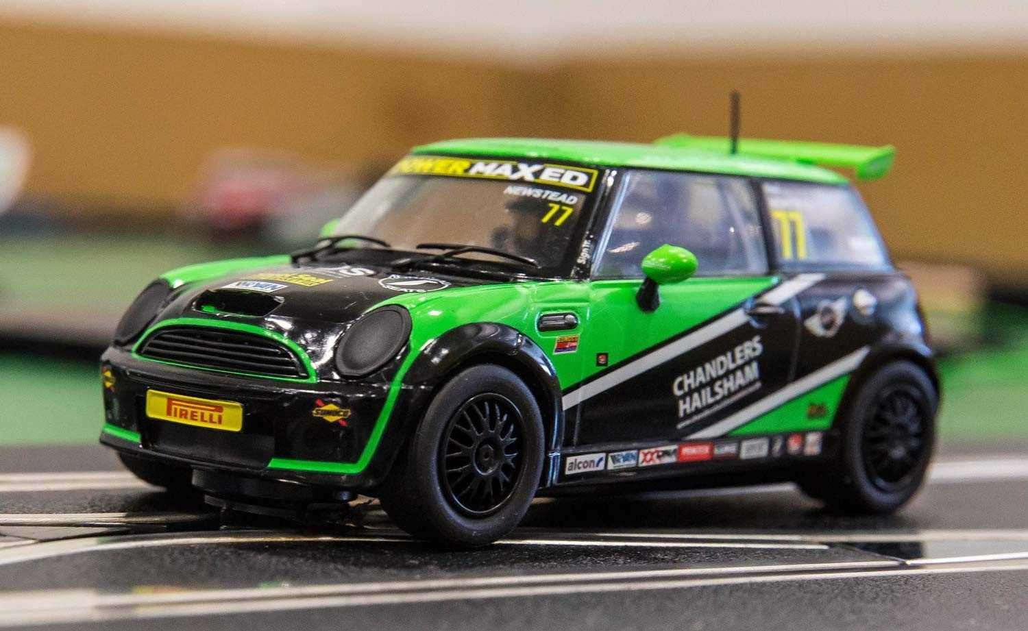 Autíčko Circuit SCALEXTRIC C3743 - BMW Mini Cooper S - Mini Challenge JCW 2015 Champion (1:32) - obrázek 3
