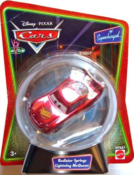 CARS (Auta) - Radiator Springs McQueen (Blesk McQueen) in Snow Globe - poškozený obal - obrázek 1