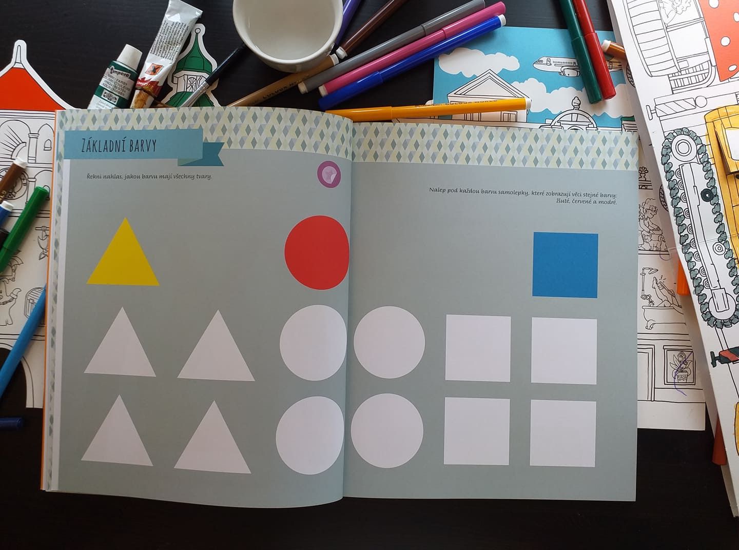 Slovart Moje první kniha plná barev (Montessori: Svět úspěchů) - obrázek 6