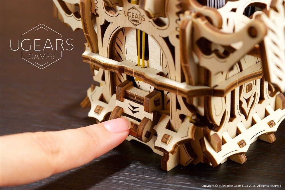 Ugears 3D dřevěné mechanické puzzle Úložný box na karty - obrázek 9