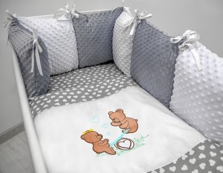 Polštářkový mantinel s Minky s povlečením s vyšívkou - šedá,bílá,srdíčka - Houpačka, Velikost povlečení 120x90 - obrázek 1