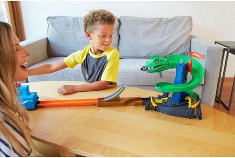 Hot Wheels CITY ZATOČ S KOBROU - obrázek 5