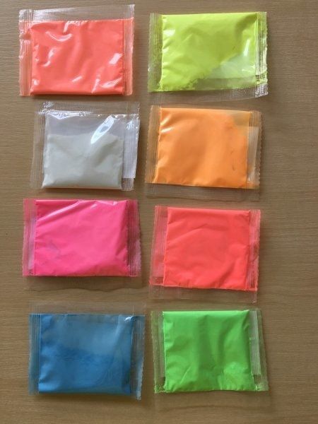 Fluorescenční prášek do laku na nehty - obrázek 2