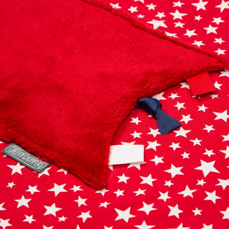 Multifunkční Cheeky deka - RED STARS CHEEKY BLANKET - obrázek 4
