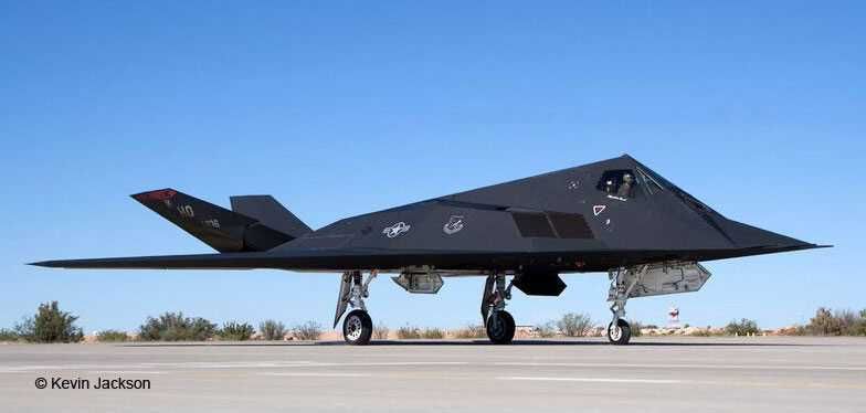 REVELL Plastic ModelKit letadlo 03899 - Lockheed Martin F-117A Nighthawk Stealth Fighter (1:72) - obrázek 2