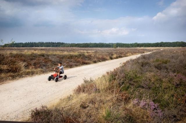 BERG Buzzy - Jeep Rubicon červeno-černý - obrázek 7