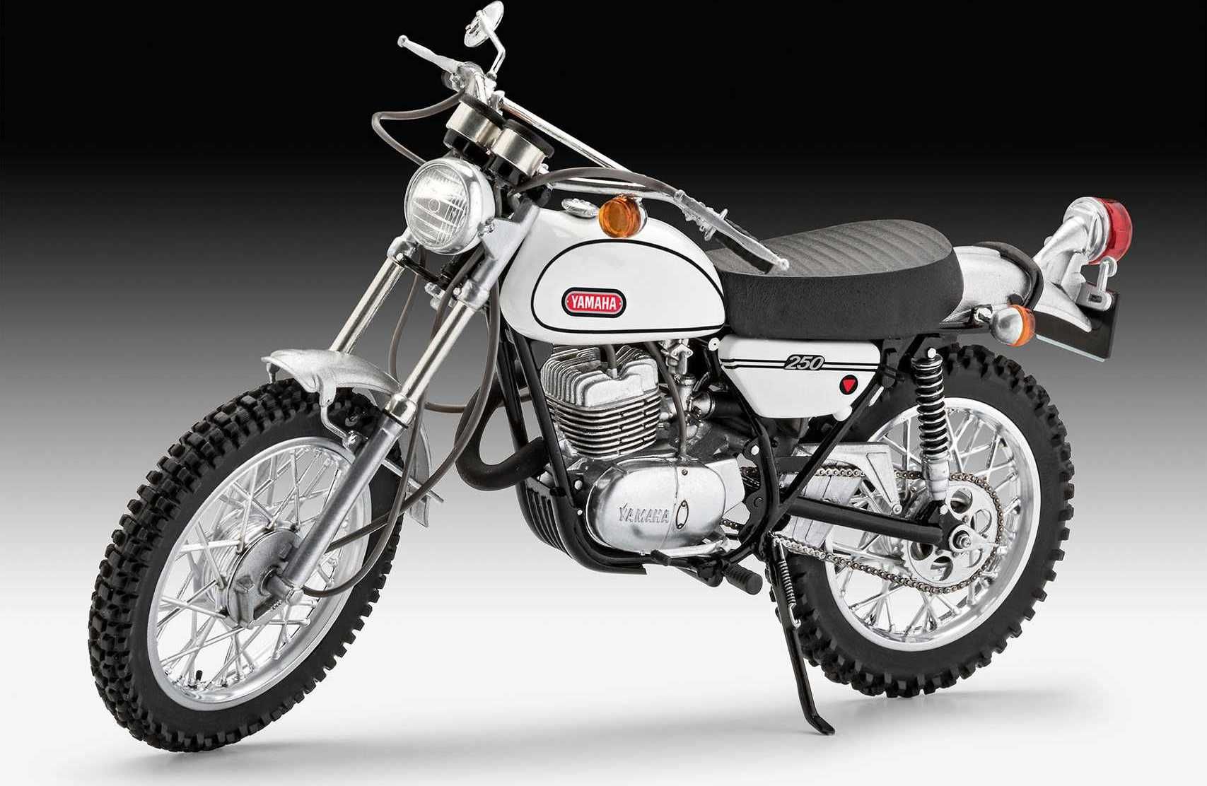 REVELL Plastic ModelKit motorka 07941 - Yamaha 250 DT-1 (1:8) - obrázek 9