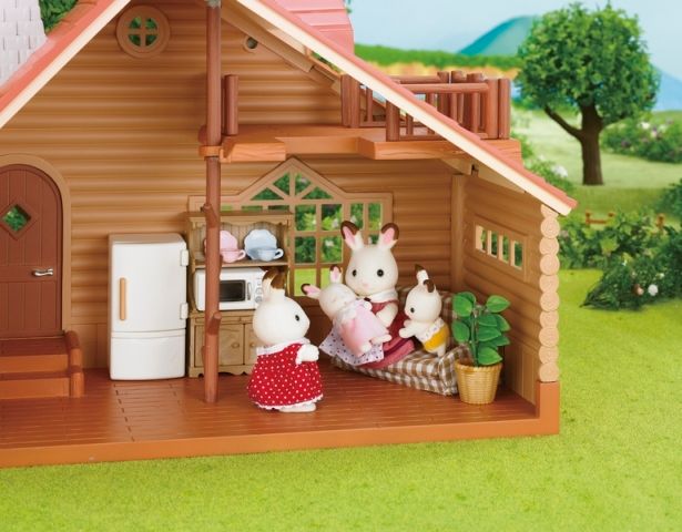 Sylvanian Families Dárkový set - Srub s příslušenstvím C - obrázek 13