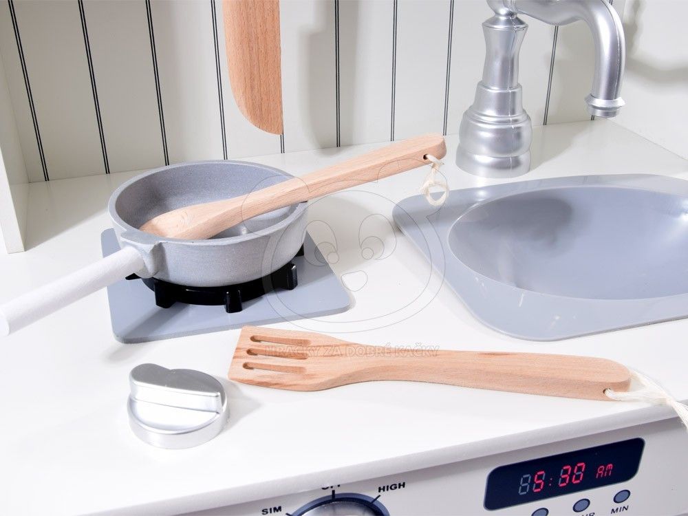 Dětská dřevěná kuchyňka s vybavením - obrázek 8