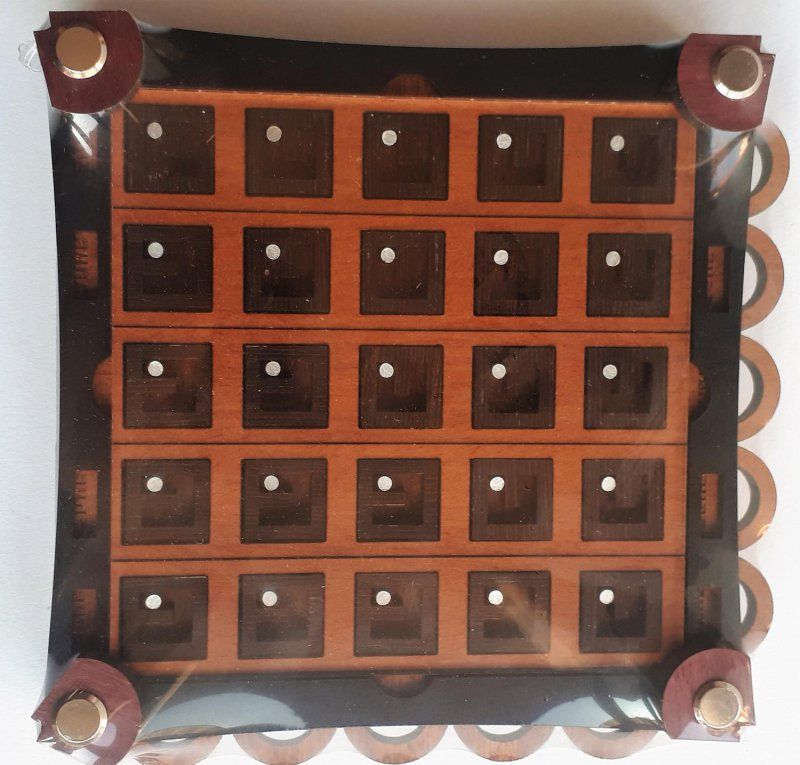 Bludiště 5x5 pomocí táhel - obrázek 1