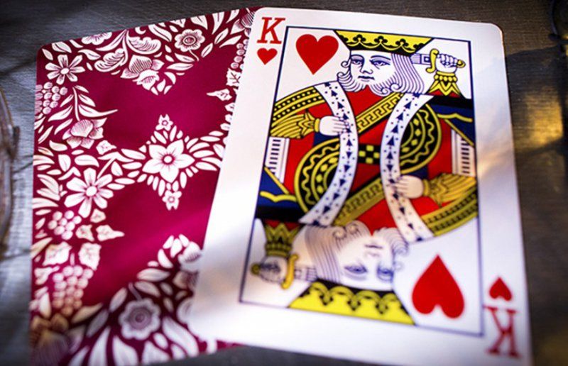 Butterfly Playing Cards červené - obrázek 1