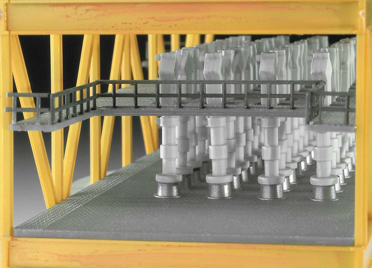 REVELL Plastic ModelKit ropná plošina Limited editions 08803 - Oilrig "North Cormorant" (1:200) - obrázek 3