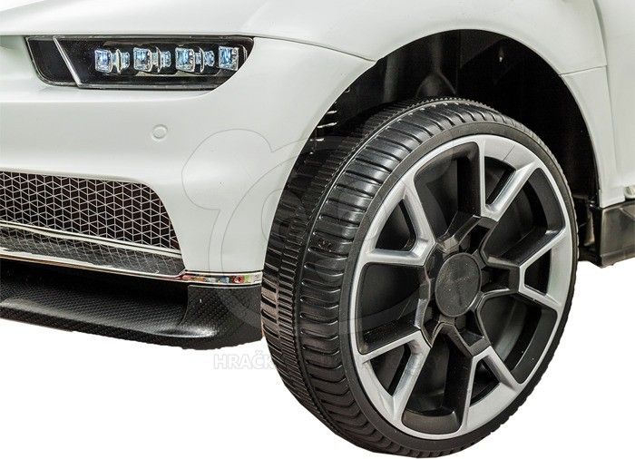 Elektrické autíčko Bugatti Chiron, kožená sedačka, 2.4GHz - červené - obrázek 4