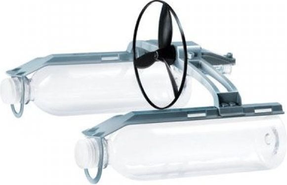 Recyklovaný katamarán - obrázek 1