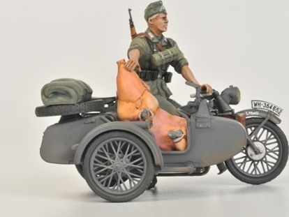 ZVEZDA Model Kit military 3607 - German WWII Sidecar R12 with crew (1:35) - obrázek 5