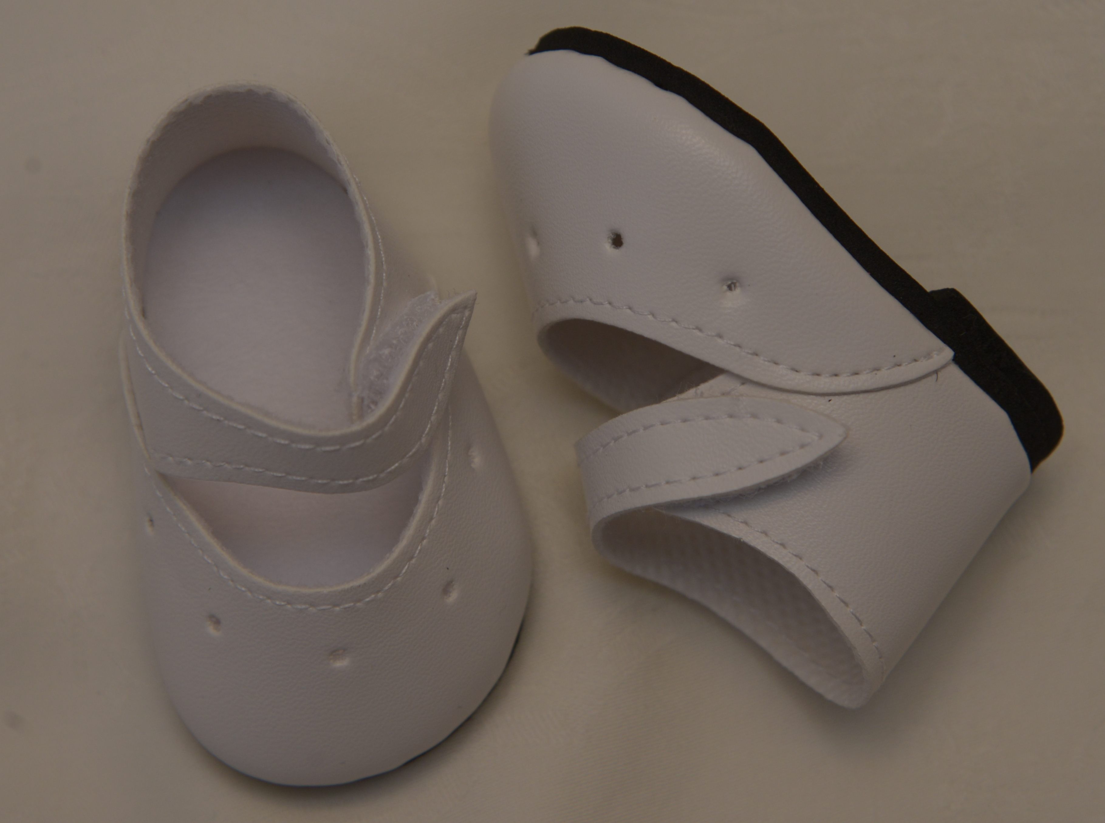 Bílé boty na suchý zip - obrázek 1