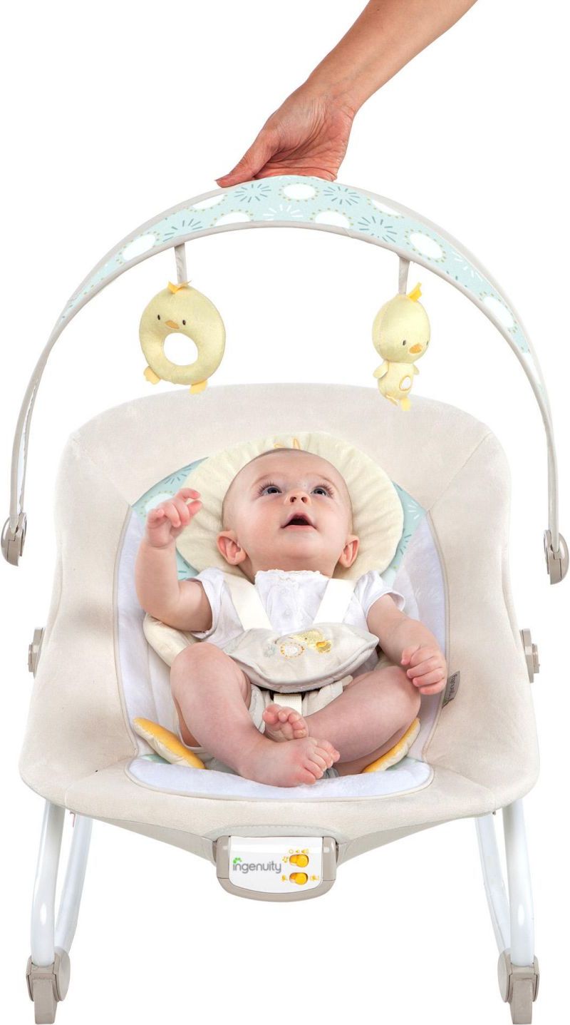 Bright Starts Houpátko vibrující s melodií Cuddles&Quacks 0m+, do 18kg, 2019 - obrázek 3